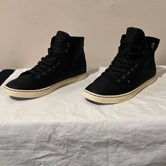 UGG Blaney High-Top Sneaker size 9.5 - Picture 1 of 7
